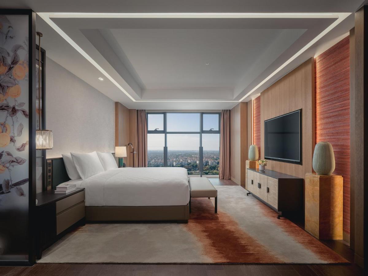 Hualuxe Kunshan Huaqiao By Ihg - F1 Racing Preferred Hotel Buitenkant foto