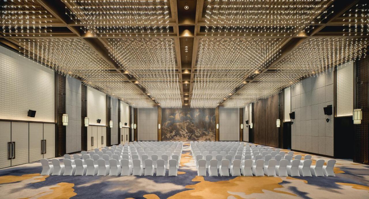 Hualuxe Kunshan Huaqiao By Ihg - F1 Racing Preferred Hotel Buitenkant foto
