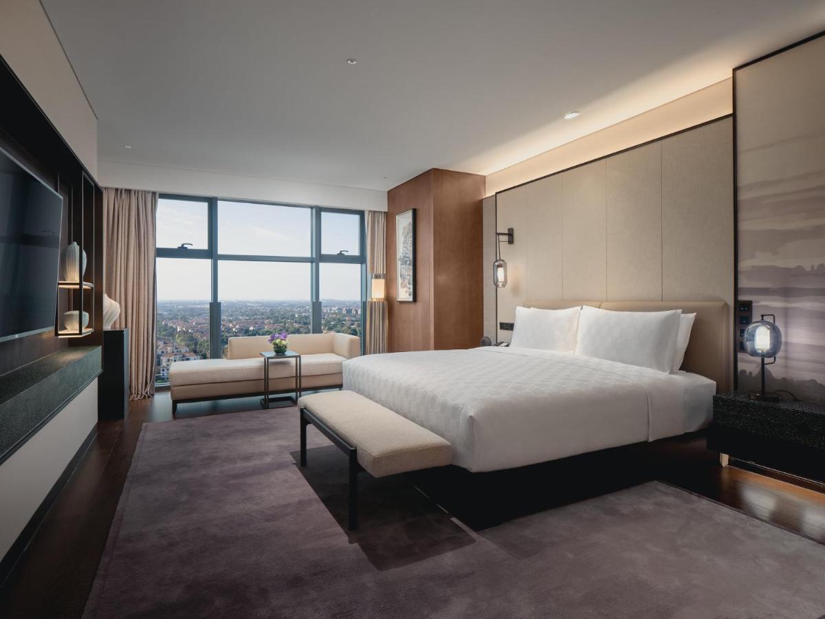 Hualuxe Kunshan Huaqiao By Ihg - F1 Racing Preferred Hotel Buitenkant foto