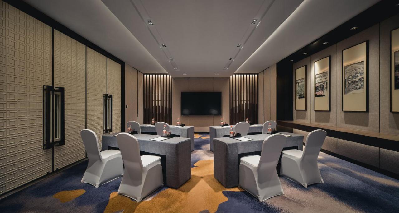 Hualuxe Kunshan Huaqiao By Ihg - F1 Racing Preferred Hotel Buitenkant foto