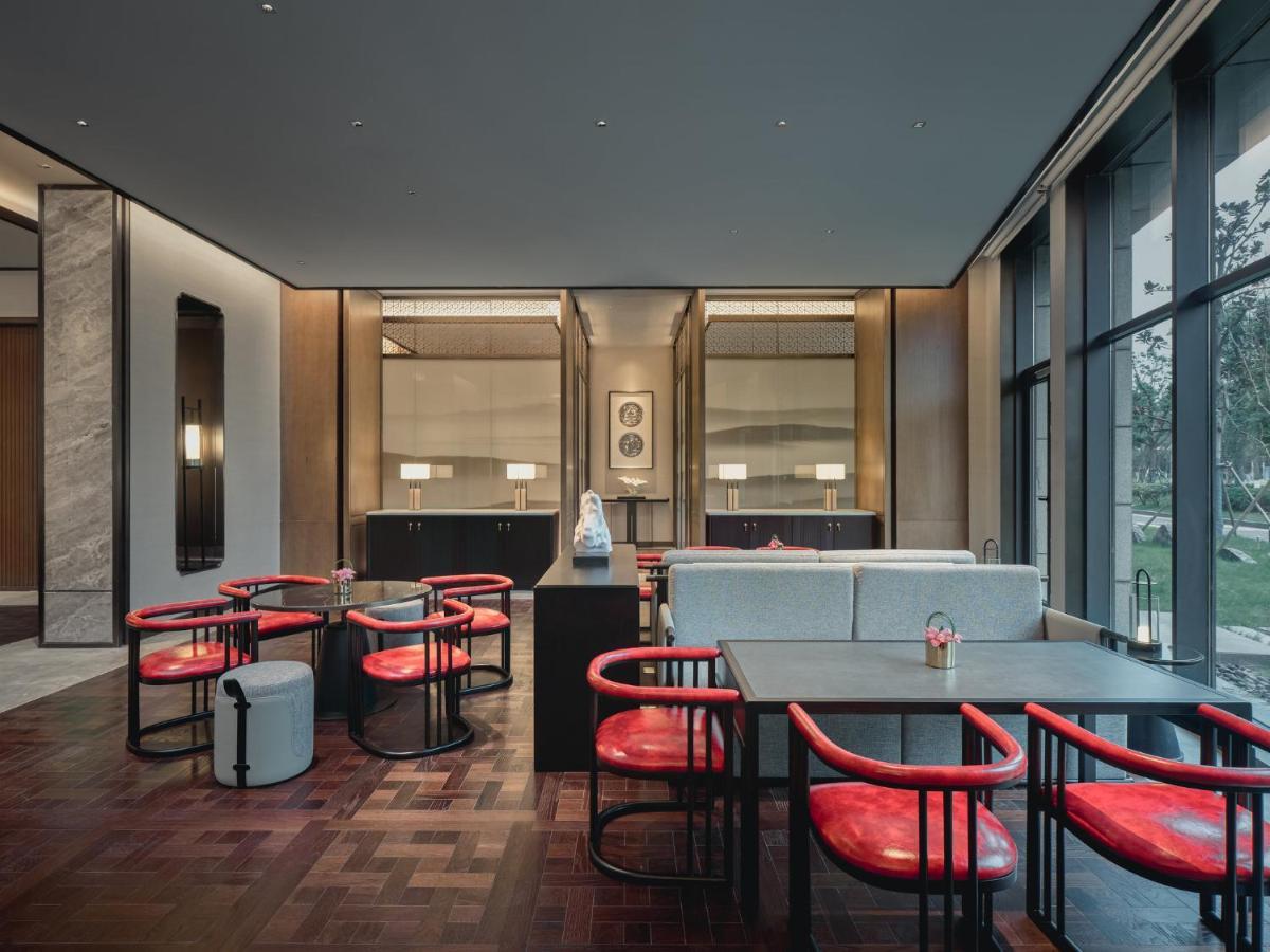 Hualuxe Kunshan Huaqiao By Ihg - F1 Racing Preferred Hotel Buitenkant foto