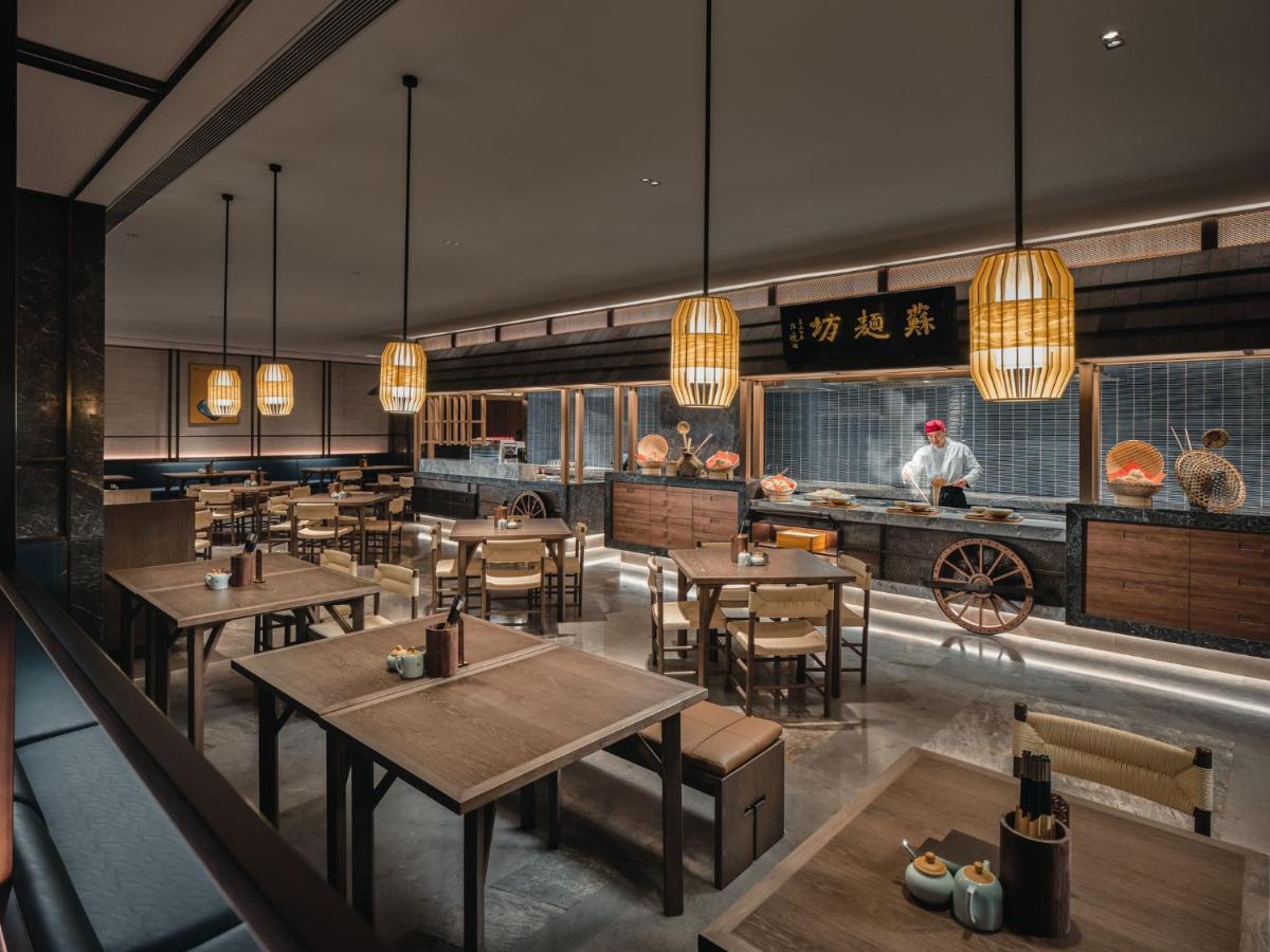Hualuxe Kunshan Huaqiao By Ihg - F1 Racing Preferred Hotel Buitenkant foto