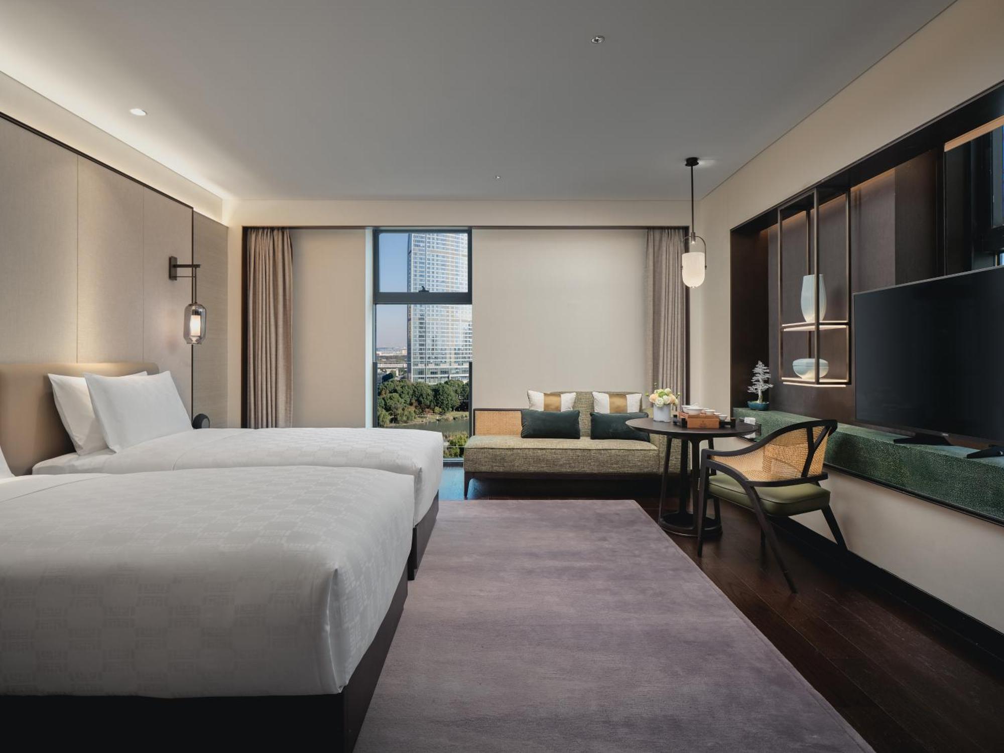 Hualuxe Kunshan Huaqiao By Ihg - F1 Racing Preferred Hotel Buitenkant foto